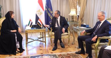 وزير الاتصالات يعرض على سفيرة الإمارات الاستثمار فى مراكز البيانات