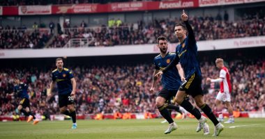 رونالدو يصل للهدف الـ 100 في بطولة الدوري الإنجليزي.. فيديو