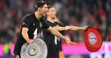 البايرن ضد دورتموند.. احتفالات صاخبة لنجوم البافارى بعد التتويج بالدورى الألماني
