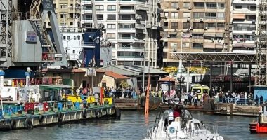 تفاصيل مصرع شخص إثر سقوط سيارة من معدية بورسعيد ..لايف وصور
