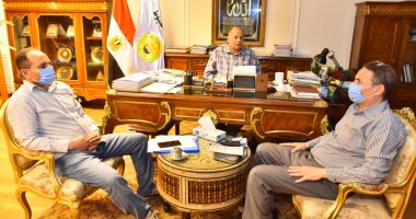 محافظ أسيوط يلتقى مسؤولي منظومة التقنين ويشدد على سرعة إنهاء الإجراءات