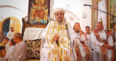 "كنائس مصر" تحتفل بعيد القيامة المجيد.. محافظ البحيرة يشارك فى الاحتفال بمطرانية الأقباط بدمنهور.. ومحافظ بنى سويف يشهد مراسم قداس العيد بمطرانية ببا.. و14 كنيسة تشهد صلاة القداس بكفر الشيخ.. صور