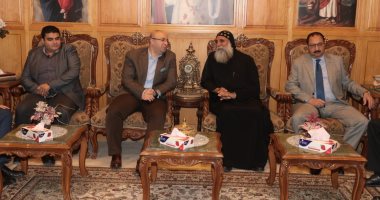 محافظ بنى سويف يزور عدداً من الكنائس والأديرة لتقديم التهنئة بعيد القيامة المجيد