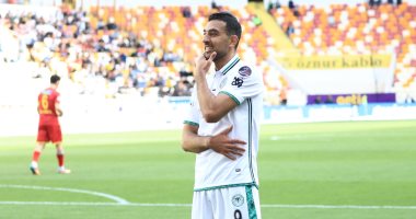 الإصابة سبب استبعاد "كوكا" من معسكر منتخب مصر