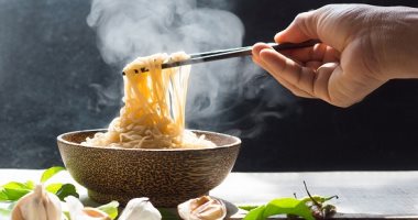 طريقة عمل النودلز حول العالم.. بحليب جوز الهند والخضروات