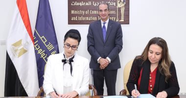 وزير الاتصالات: تنمية المهارات الرقمية لأهالى قرى مبادرة "حياة كريمة"