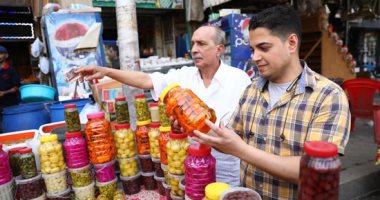 البلدى يكسب.. محلات الطرشى فى مصر أشكال وألوان