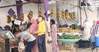 الطماطم بـ10جنيهات والبطاطس بـ5 والفلفل بـ8.. شوف خير بلدنا بالشرقية (فيديو)