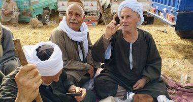 "يا أبو الطاقية الشبيكة".. "صبحى" منوفى يذهب للشرقية منذ 35 سنة لبيع الطواقى
