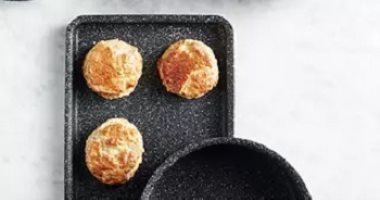 قبل ما تعملى كحك العيد.. اعرفى متى يجب التخلص من أدوات العجن وشراء غيرها