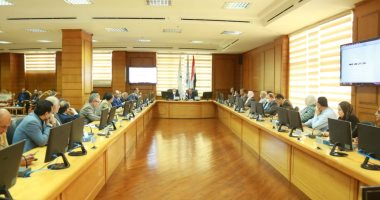 مجلس جامعة كفر الشيخ يجتمع بحضور المحافظ لبحث أنشطة خدمة المجتمع
