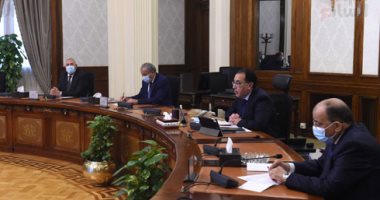 رئيس الوزراء يوجه بتفعيل غرفة الأزمات والطوارئ خلال فترة الإجازات بالعيد