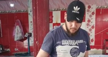 أحلى قطايف فى المنوفية.. "محمود" أشهر صنايعى واحترف المهنة من 10 سنين.. لايف