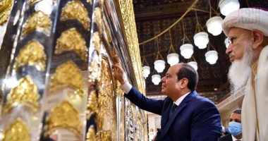 الرئيس السيسي يشهد أعمال تطوير المقصورة الجديدة لضريح سيدنا الحسين 