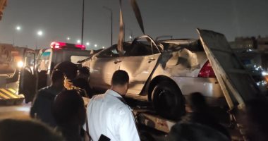 سقوط سيارة ملاكي من أعلي كوبري السواح بشبرا الخيمة ومصرع قائدها.. بث مباشر