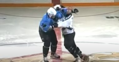 الهوكى من غير هوكى.. ماذا تعرف عن لعبة Ice Wars القتالية؟