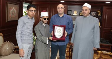 محافظ بنى سويف يكرم نادى سعد جابر بعد فوزه بمسابقة القرآن الكريم