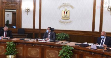 رئيس الوزراء يتابع تنفيذ مشروعات الإسكان والطرق والمحاور بالإسكندرية 