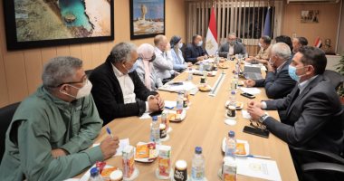قيادات السياحة والآثار تجتمع لمناقشة مستجدات الأعمال بالمتحف المصرى الكبير 