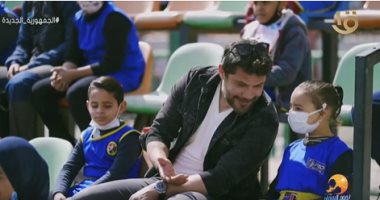 أحمد حسن يلتقى بأطفال حى الأسمرات خلال برنامج نجوم السماء.. فيديو