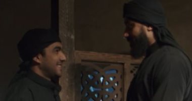 الفنان محمد عادل: 50% من مشاهد مسلسل "العائدون" حقيقية