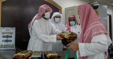 "شؤون الحرمين": توزيع أكثر من 1000 مصحف على القاصدين