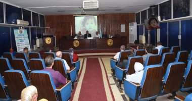 منتدى ثقافى بجامعة سوهاج يناقش الأضرار الصحية للمحمول على الأطفال والحوامل