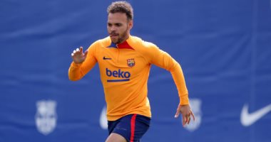 برشلونة يعلن إصابة مارتن برايثوايت بفيروس كورونا
