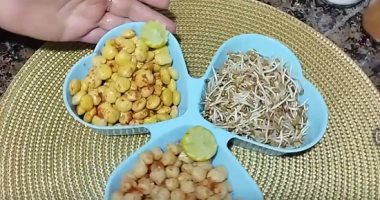 حلويات وتسالي العيد.. إقبال على شراء السوداني والشيكولاته والمكسرات واللب.. فيديو