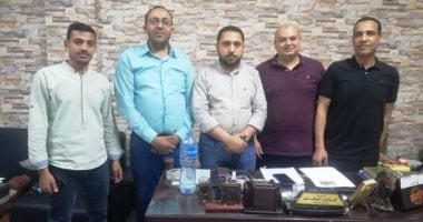 صحة سوهاج تضبط طالب امتياز يدير مركز طبى للعلاج الطبيعى غير مرخص.. صور