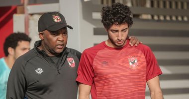 موسيماني يُصحح أخطاء محمد هاني على هامش مران الأهلي