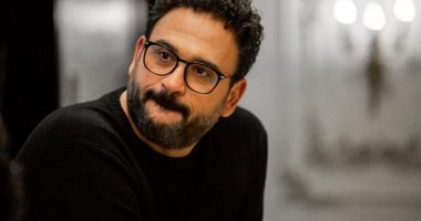 أكرم حسنى يحتفل بتصدر أغنية "للى" للكينج محمد منير تريند يوتيوب