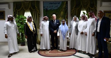 وفد مشايخ وعواقل مدينة دهب في زيارة لمحافظ جنوب سيناء للتهنئة بعيد الفطر