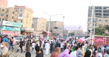 بلالين وترمس وتوزيع حلوى مظاهر الاحتفال بعيد الفطر بشوارع بكفر الشيخ.. صور ولايف