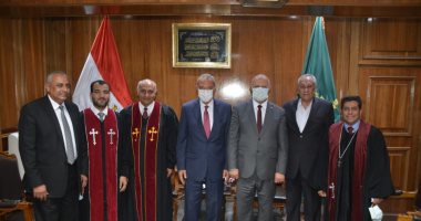 محافظ القليوبية يستقبل وفدا من كنائس المحافظة للتهنئة بعيد الفطر المبارك.. صور