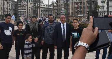 جولة لمحافظ الإسكندرية على بعض الميادين والحدائق والشواطئ بطول الكورنيش.. صور
