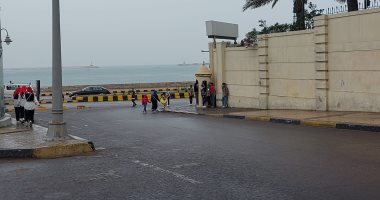 سبحان الله.. الأمطار تسقط على الإسكندرية أول أيام عيد الفطر.. فيديو