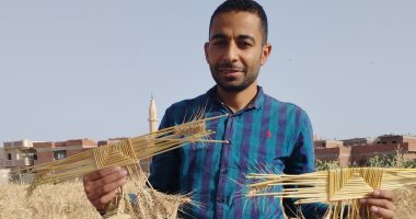 حكاية عروسة الحصاد.. أصلها فرعونى و"محمود" بيعملها ويزين بها بيوت الفيوم