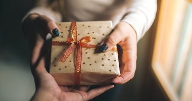 6 هدايا بسيطة يمكن تقديمها خلال أيام العيد.. اجمع حبايبك وفرحهم  