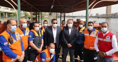 الإسعاف تنشر الزى الجديد لرجالها وتؤمن احتفالات المواطنين بالأماكن العامة.. صور