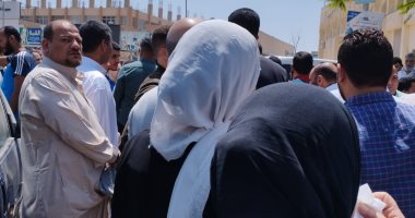 حاول ينقذ بنته فمات غريقا.. الأسرة تشيع جثمان الأب الراحل بالبكاء (فيديو)