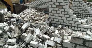 رفع 150 طنا من القمامة والمخلفات وإزالة حالات بناء مخالف بقرى مركز الواسطى