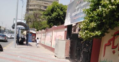 حى الدقى يرفع الإشغالات بمحيط المدارس استعدادا لامتحانات النقل.. صور