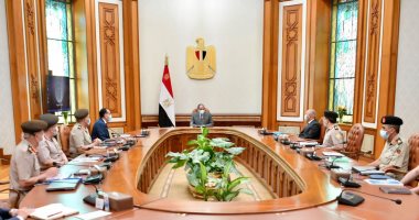 الرئيس السيسي يعقد اجتماعا موسعا لمتابعة تطورات الموقف التنفيذى لعدد من المشروعات القومية للإنتاج الزراعى واستصلاح الأراضى.. ويطلع على موقف المشروعات فى توشكى بجنوب الوادى والدلتا الجديدة بالضبعة 