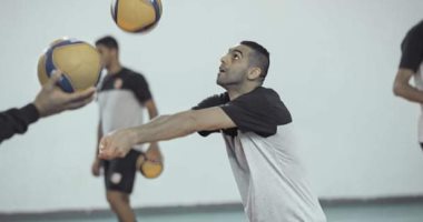 لاعب الأهلى: تعاهدنا على العودة من تونس ببطولة أفريقيا للطائرة