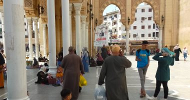 مباشر.. مئات الأهالى فى ساحة السيد البدوى بعد فتح الضريح