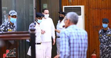 مفاجآت بحادث الشيخ زايد.. تنازل أسر الضحايا عن القضية.. ودفاع المتهم: "اعتبروه ابنهم".. والمحكمة تفصل في الشق الجنائي.. 4 تهم يواجهها الجاني رغم التصالح.. واعرف حجم الدية ومصير كريم الهواري.. فيديو