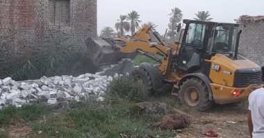 محافظ الفيوم: إزالة 122 حالة تعدٍ على الأراضى الزراعية وأملاك الدولة