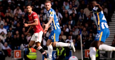 مانشستر يونايتد يتأخر أمام برايتون بالشوط الأول فى الدوري الإنجليزي.. فيديو