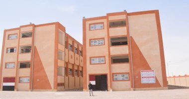 التعمير يتواصل على أرض الفيروز.. تسليم مساكن للأهالى بوسط سيناء وانطلاق العمل فى مشروع سكنى بالعريش.. وافتتاح منشآت تعليمية في نخل وبئر العبد.. وتسليم ورش المنطقة الصناعية للمنتفعين بعد رفع كفاءتها.. صور